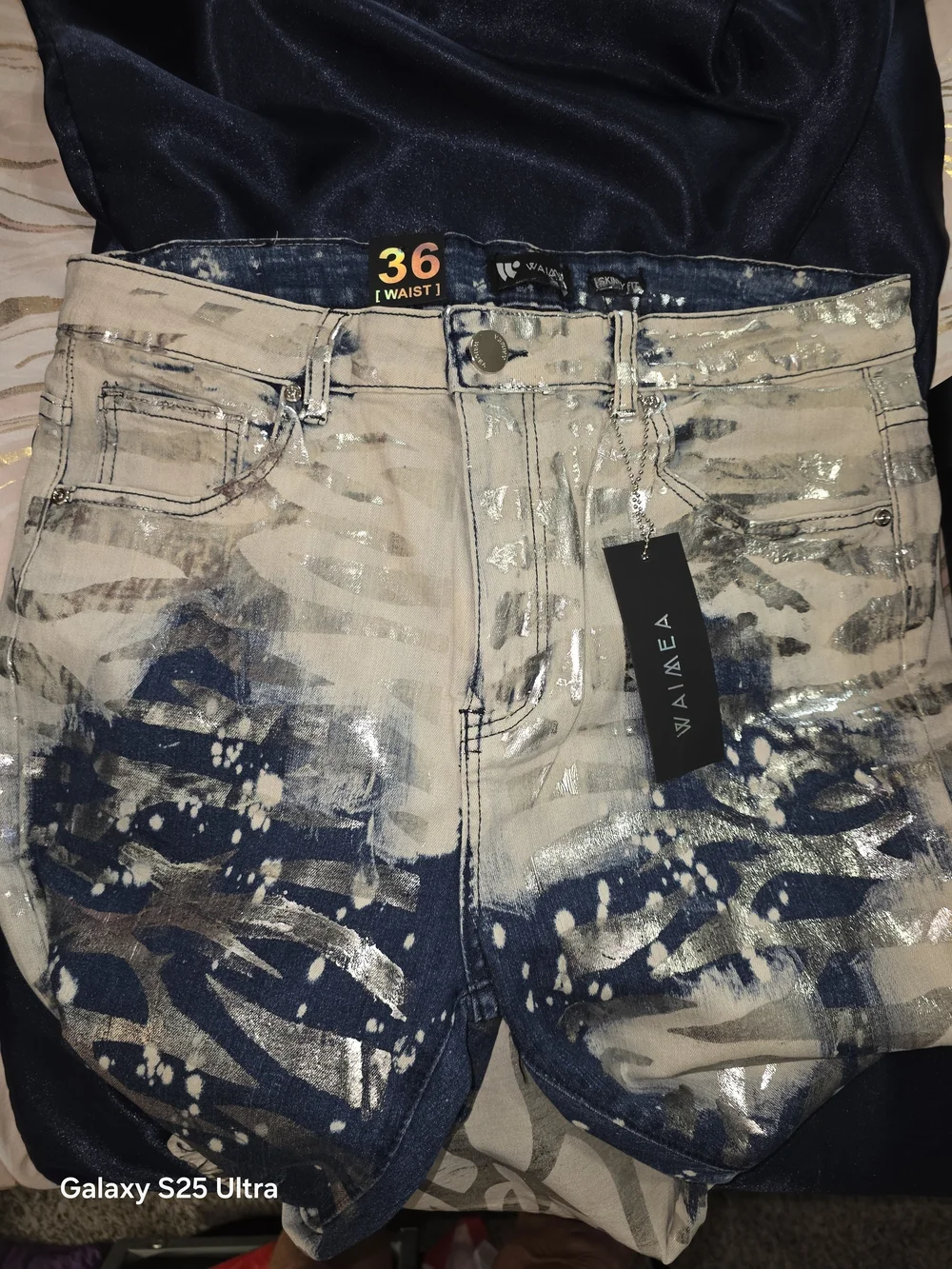 Waimea Skinny Silver Foil Abstract Print Jeans. Size: 36 NWT MFRP:$85